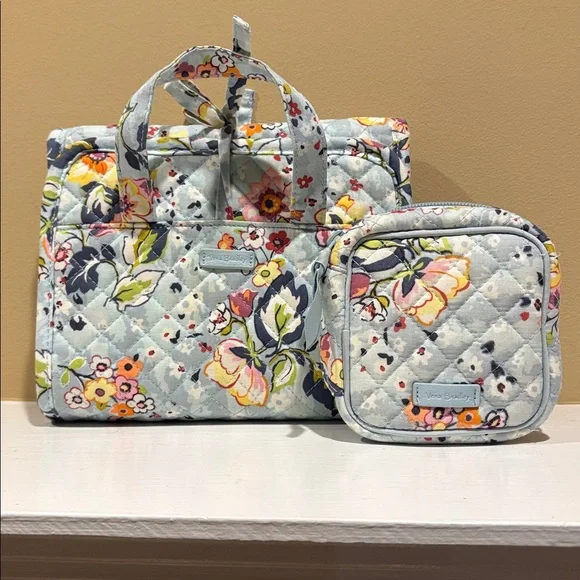 Vera Bradley Floating Garden Blue Floral Hanging Toiletry Bag & Jewelry Case EUC - Picture 1 of 14